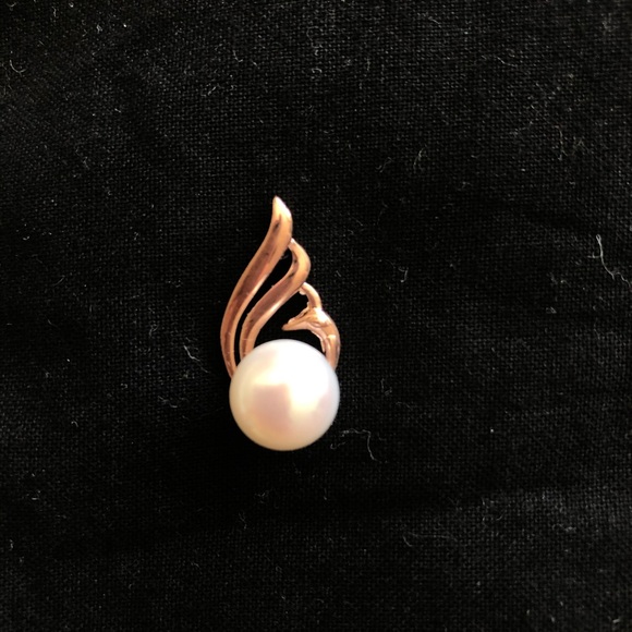 Jewelry - 2/$30 Freshwater Pearl Rose Gold Toned Teardrop Pendant